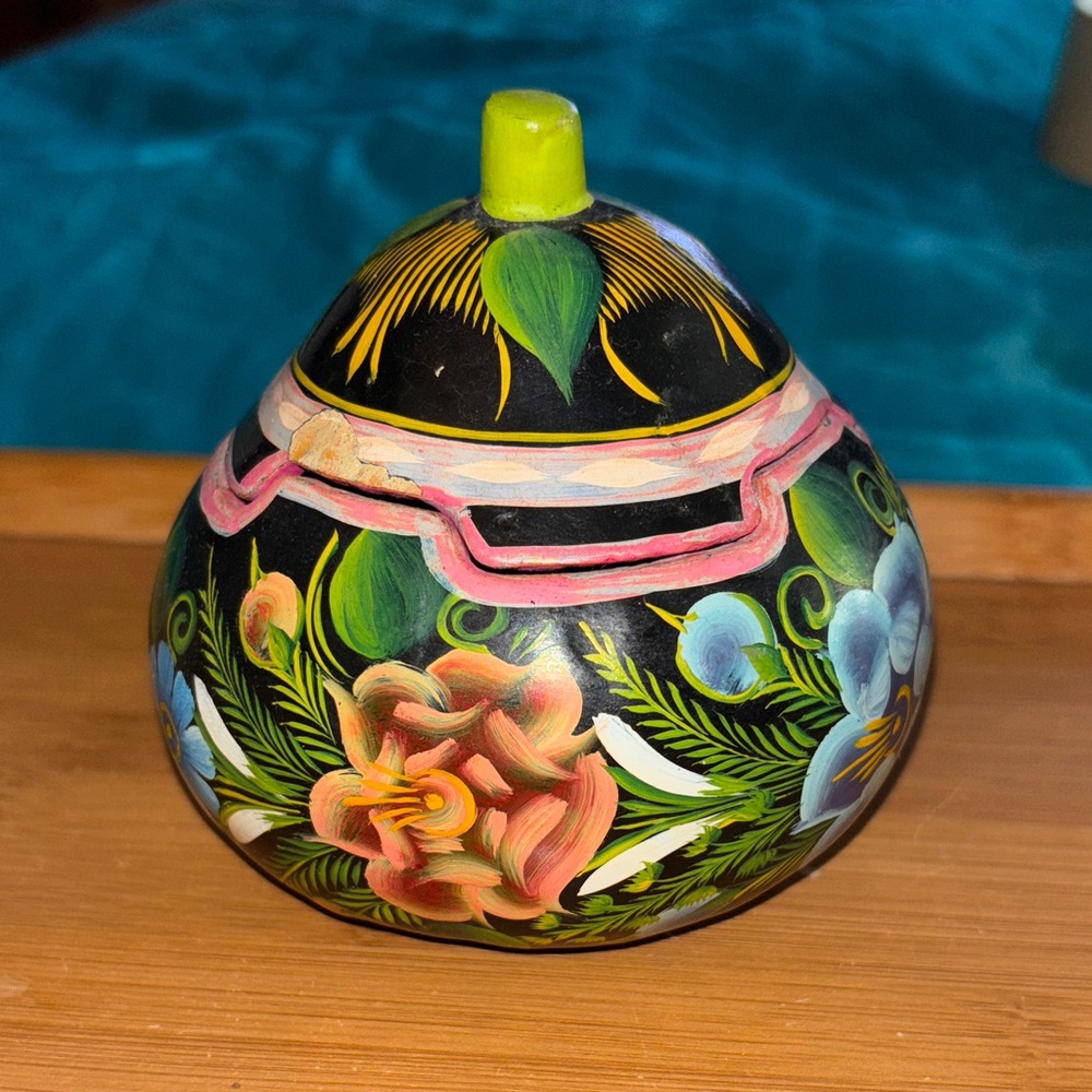 Mexico lacquered gourd trinket box, and lid